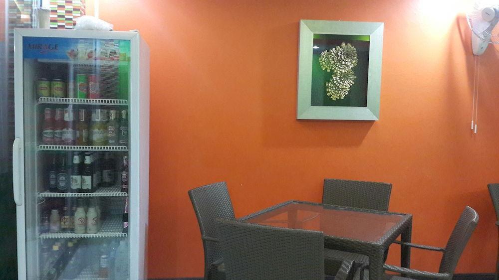 Silla Patong Hostel Eksteriør bilde