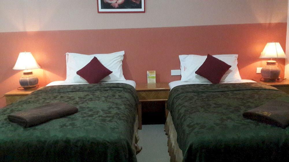 Silla Patong Hostel Eksteriør bilde