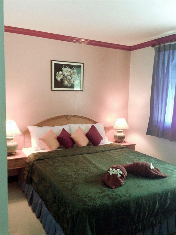 Silla Patong Hostel Eksteriør bilde