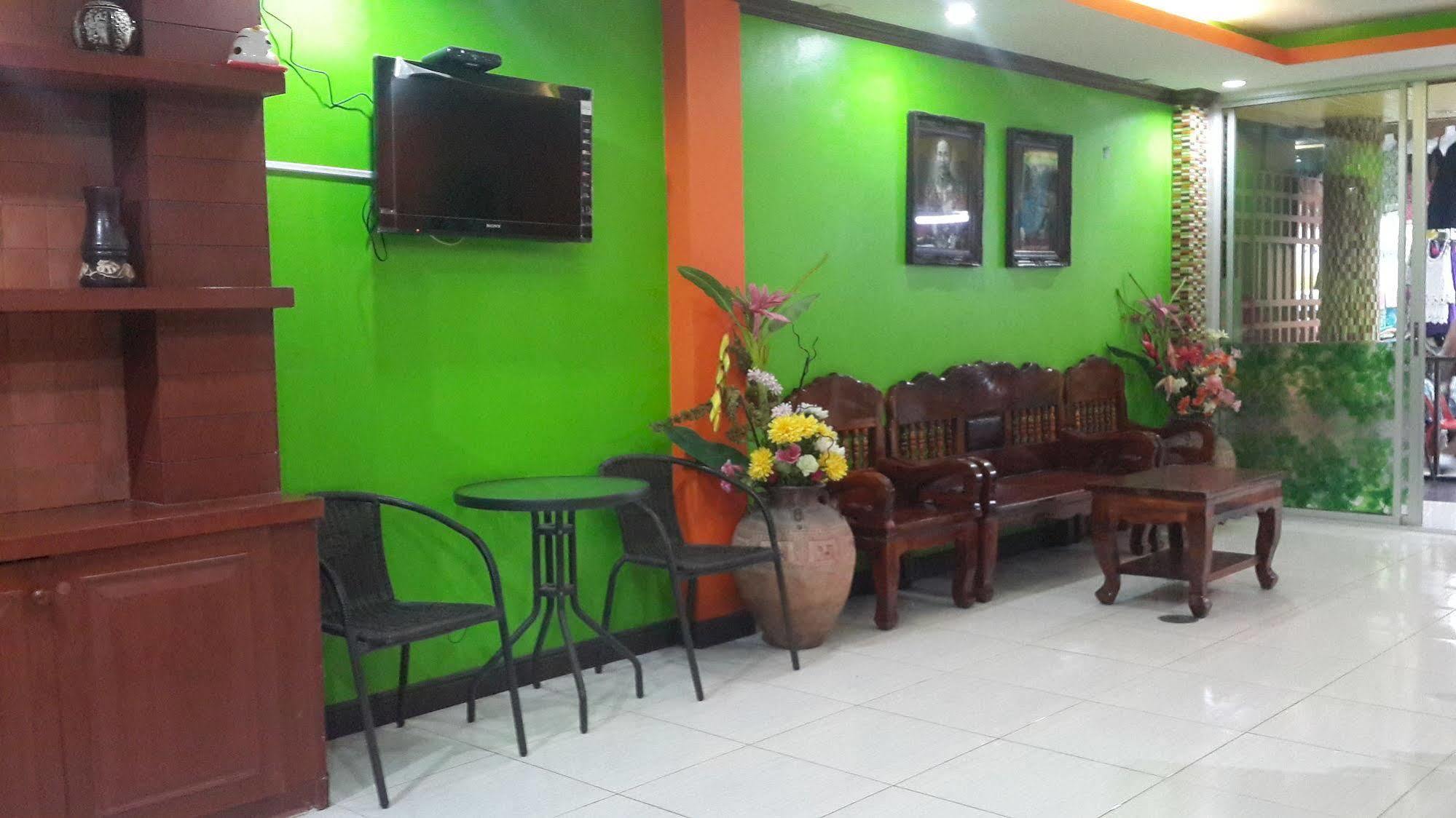 Silla Patong Hostel Eksteriør bilde