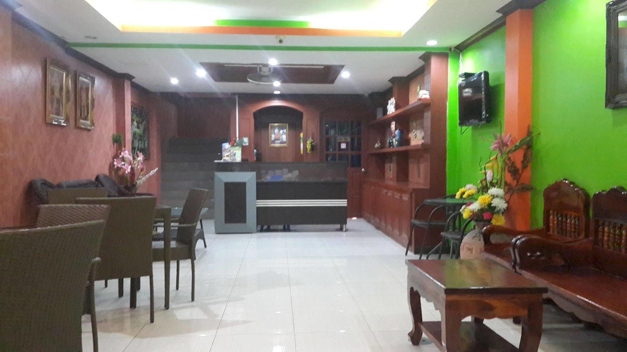 Silla Patong Hostel Eksteriør bilde