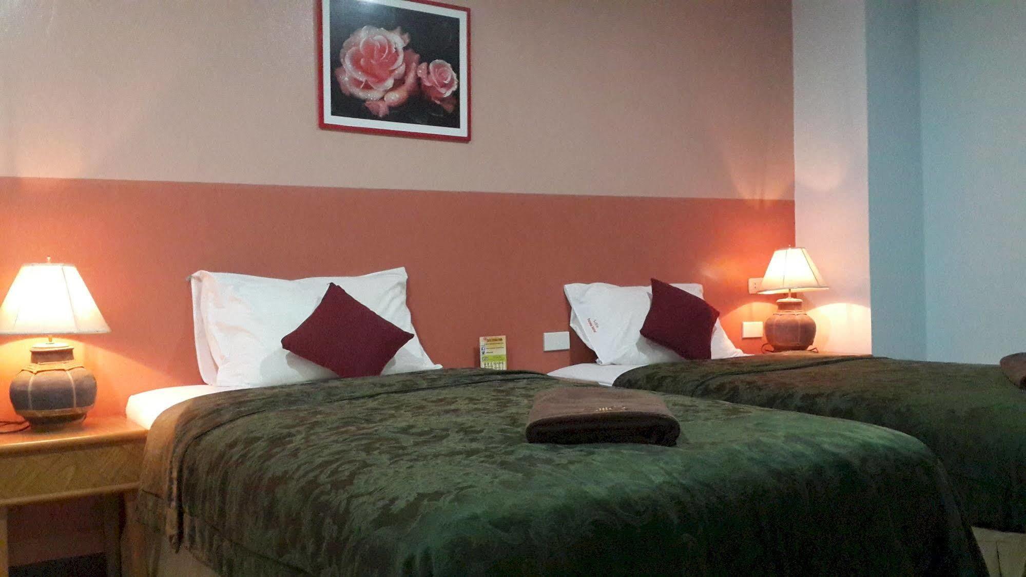 Silla Patong Hostel Eksteriør bilde